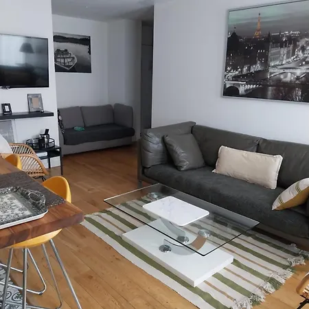 La Defense Apartment