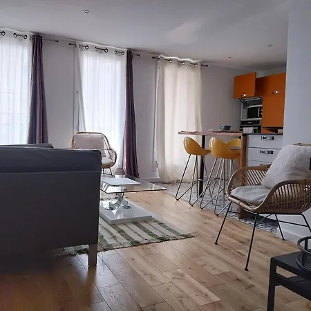 La Defense Apartment